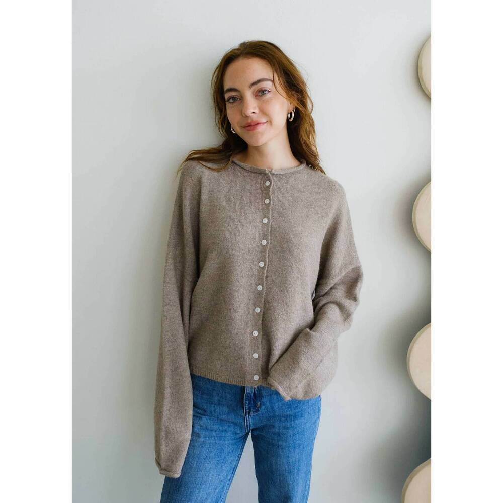 NEW THINGS BETWEEN piper lightweight cardigan in mocha